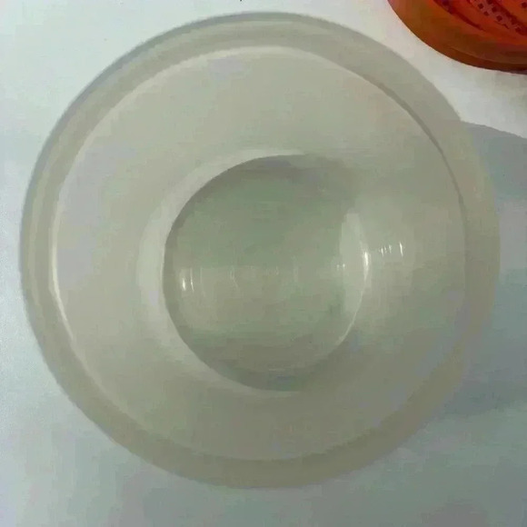 Vintage Tupperware sifter 1689-12 in tangerine with clear base 1493-9 - Picture 7 of 9